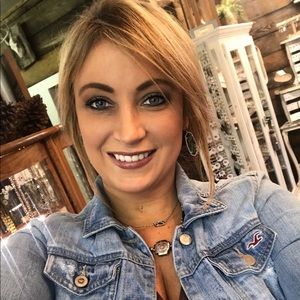 Meet your Posher, Jessica